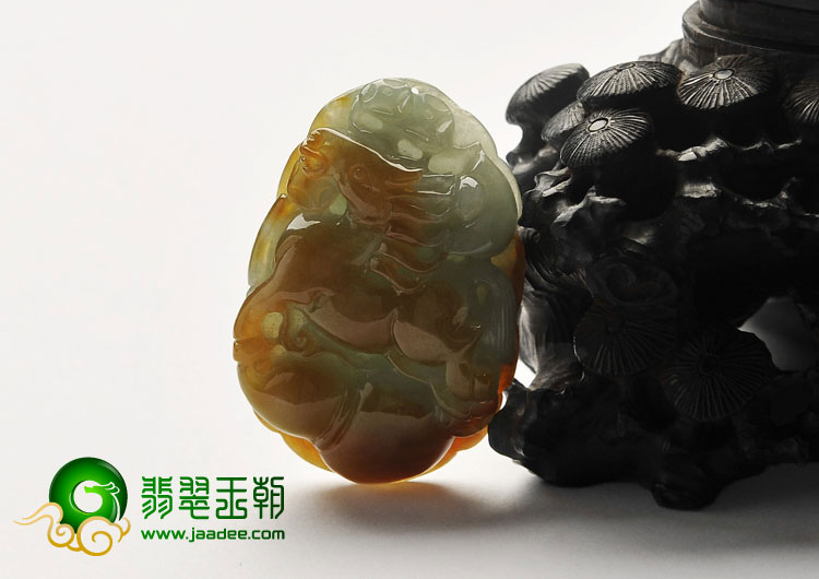 糯冰种晴水褐黄翡缅甸翡翠A货马牌挂件