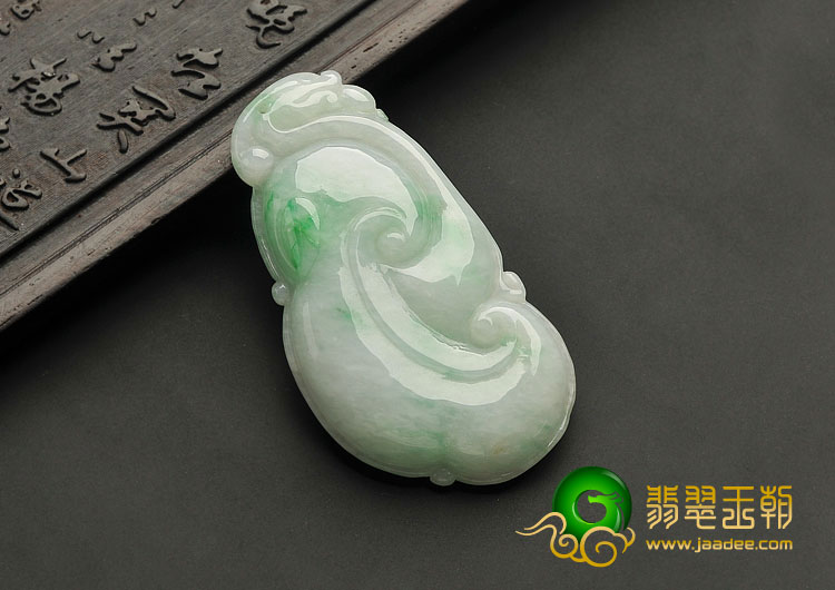 糯冰种飘翠缅甸翡翠A货如意挂件