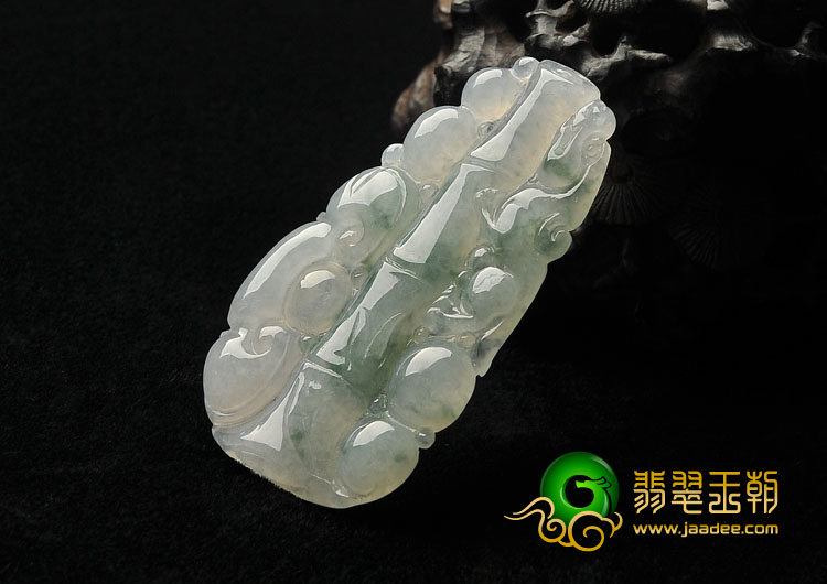 冰种飘花缅甸翡翠A货节节高挂件