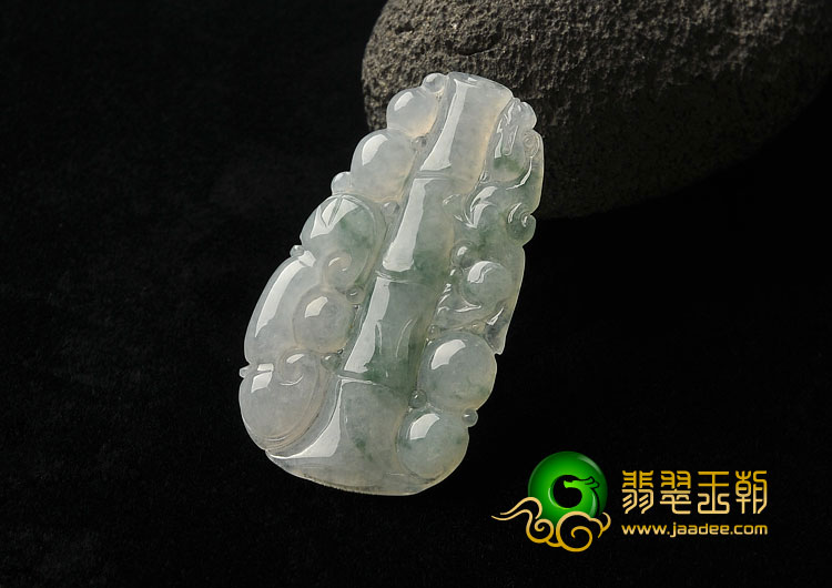 冰种飘花缅甸翡翠A货节节高挂件