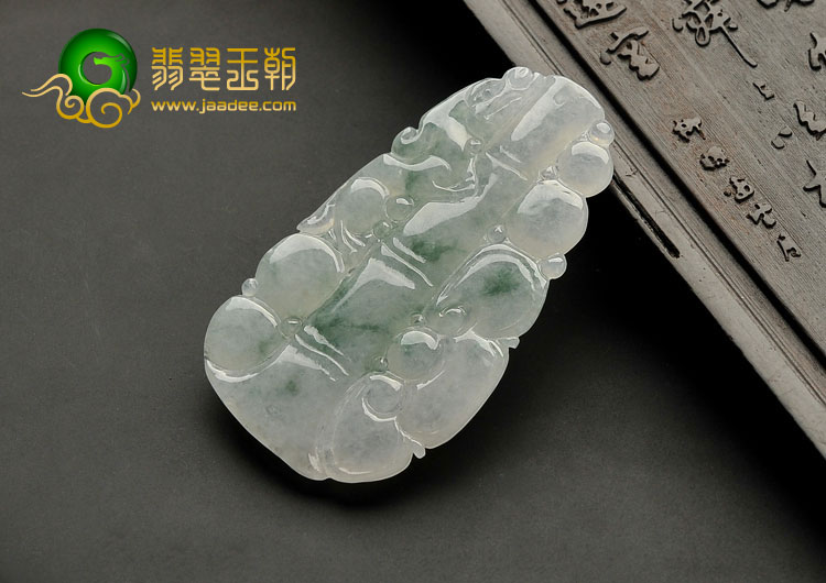 冰种飘花缅甸翡翠A货节节高挂件