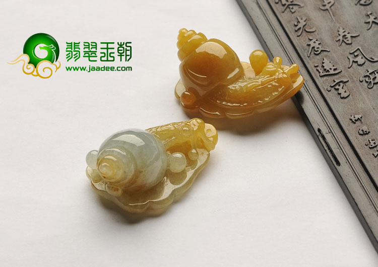 糯冰种黄翡缅甸翡翠A货安居乐业挂件（一对）