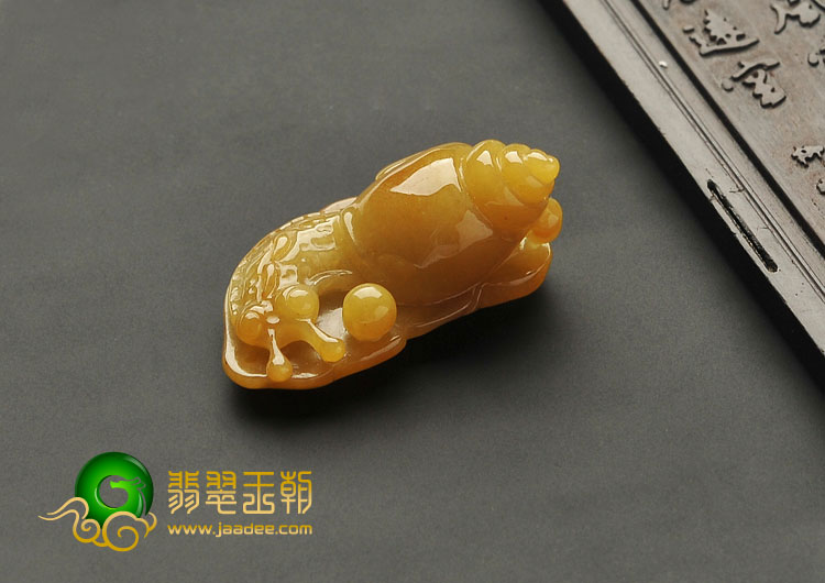 糯冰种黄翡缅甸翡翠A货安居乐业挂件（一对）