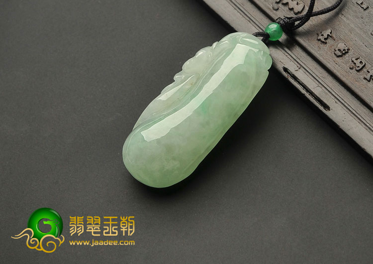 糯冰种晴水略飘翠缅甸翡翠A货福瓜挂件