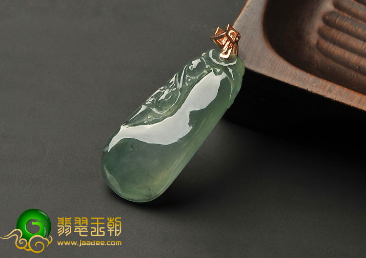 冰种晴水缅甸翡翠A货福瓜挂件
