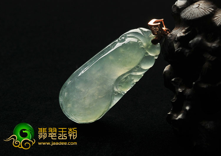 冰种晴水缅甸翡翠A货福瓜挂件