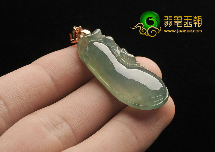 冰种晴水缅甸翡翠A货福瓜挂件