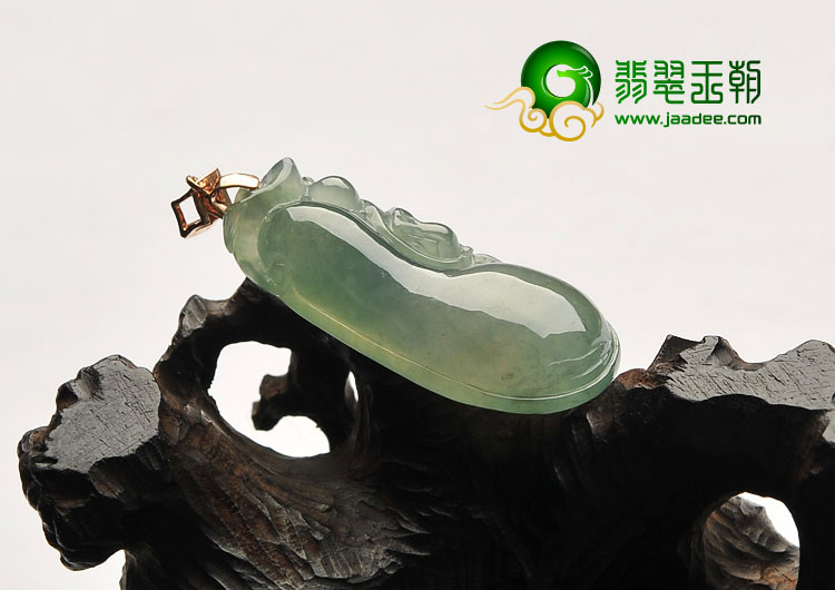 冰种晴水缅甸翡翠A货福瓜挂件