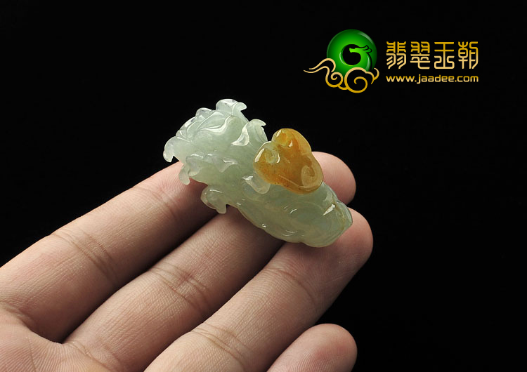 糯冰种晴水黄翡缅甸翡翠A货白菜挂件