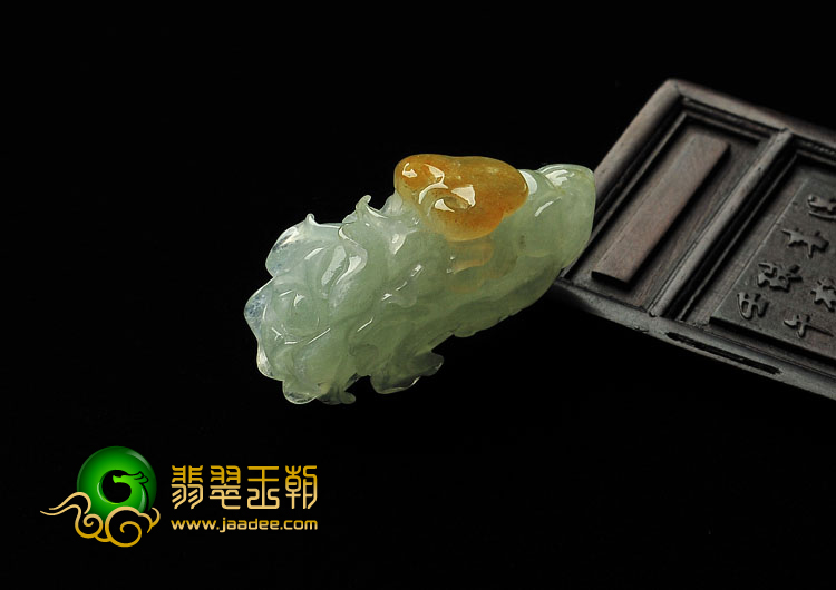 糯冰种晴水黄翡缅甸翡翠A货白菜挂件