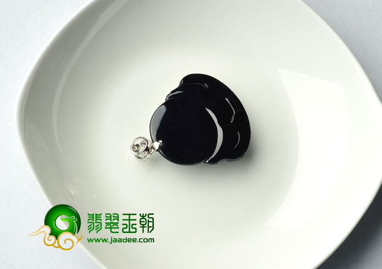 糯冰种墨翠缅甸翡翠A货玉佛挂件