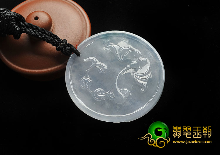 冰种晴水略飘花缅甸翡翠A货踏雪寻梅挂件