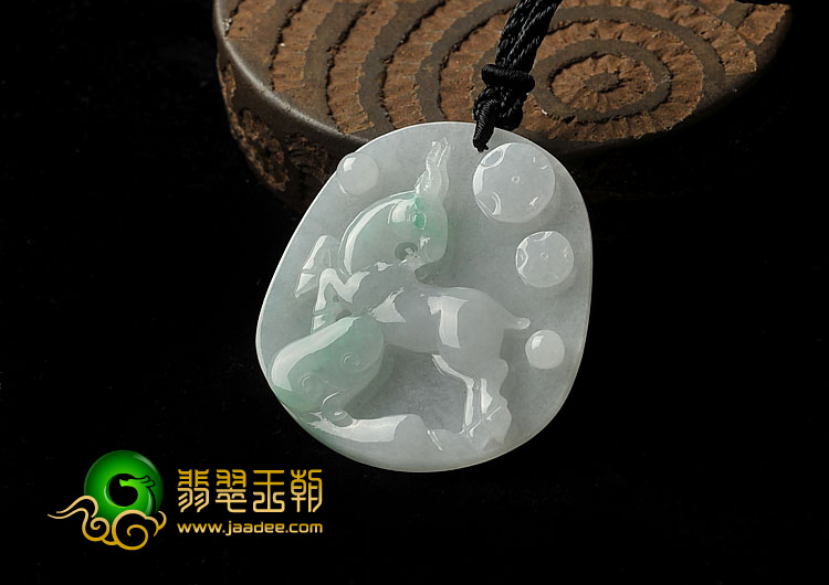 糯冰种略飘翠缅甸翡翠A货生肖羊挂件