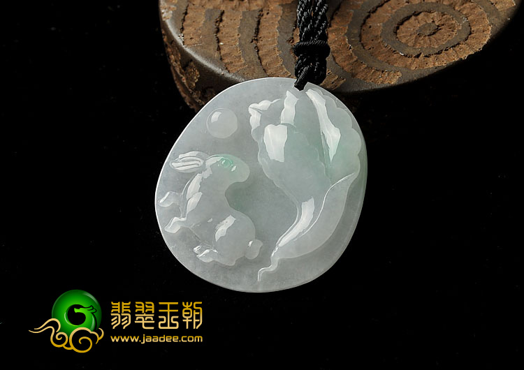 糯冰种略飘翠缅甸翡翠A货玉兔挂件
