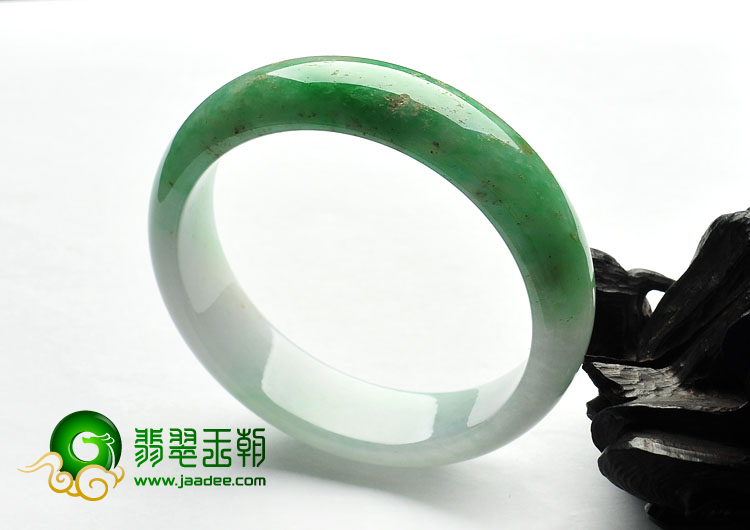 糯冰种翠色缅甸翡翠A货手镯（59.5mm）