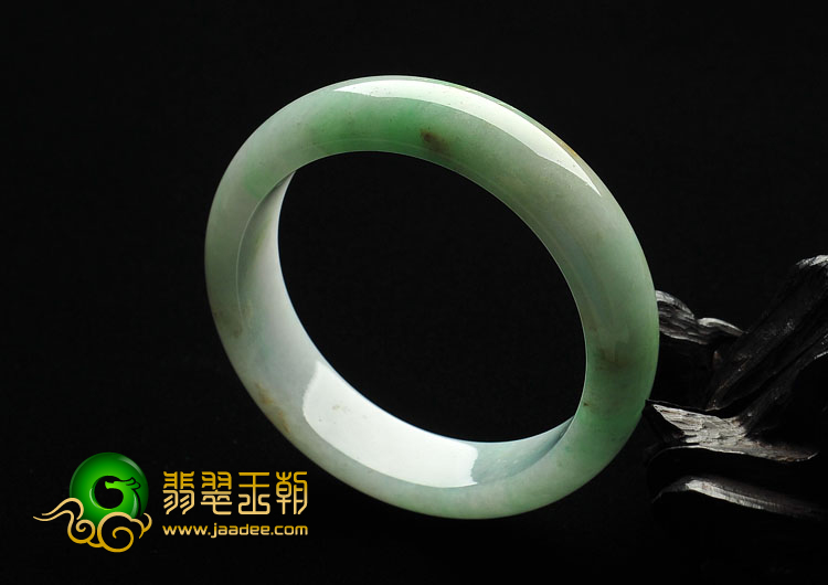 糯冰种翠色缅甸翡翠A货手镯（55.8mm）