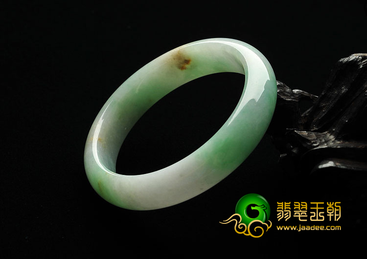 糯冰种翠色缅甸翡翠A货手镯（56.1mm）