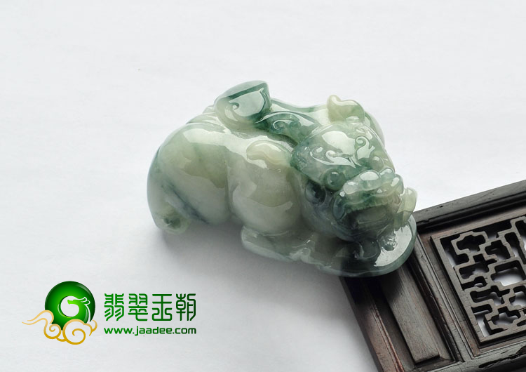 糯冰种飘花缅甸翡翠A货貔貅挂件/手玩件