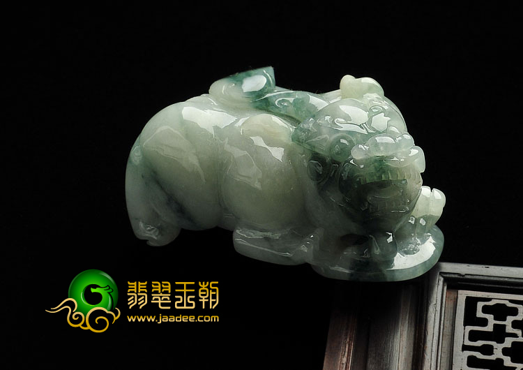 糯冰种飘花缅甸翡翠A货貔貅挂件/手玩件