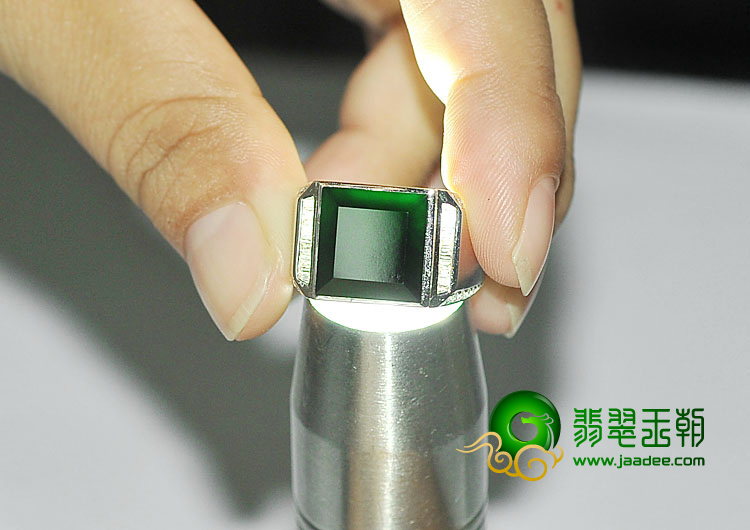 冰种墨翠缅甸翡翠A货镶白金钻石戒指（男戒）
