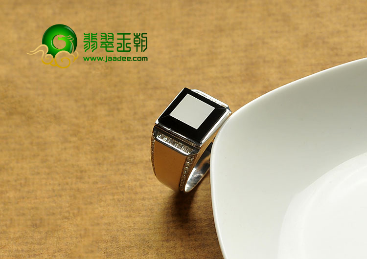 冰种墨翠缅甸翡翠A货镶白金钻石戒指（男戒）