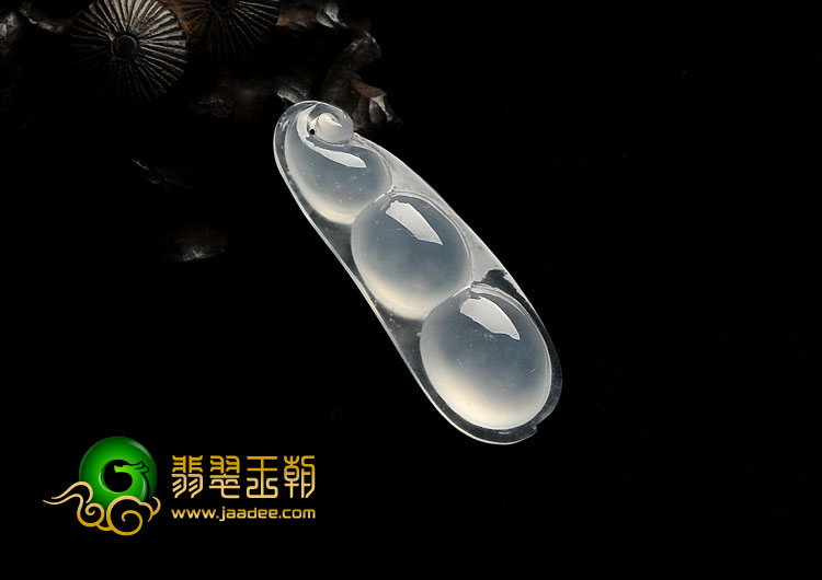 冰玻种无色缅甸翡翠A货四季豆挂件