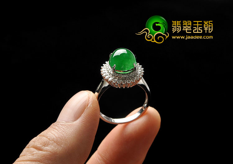 （超值推荐）冰种正阳绿缅甸翡翠A货镶白金满绿戒指（真钻）