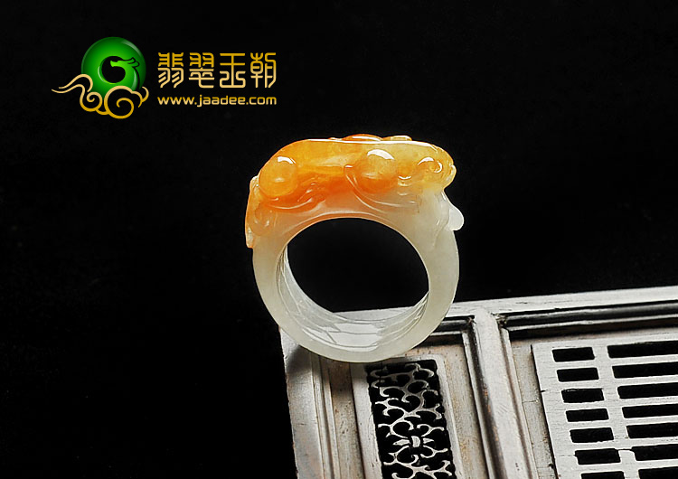 糯冰种褐黄翡缅甸翡翠A货螭龙指环