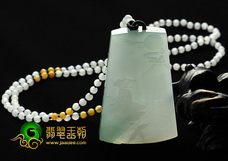 （超值推荐）冰种晴水缅甸翡翠A货望月怀远挂件