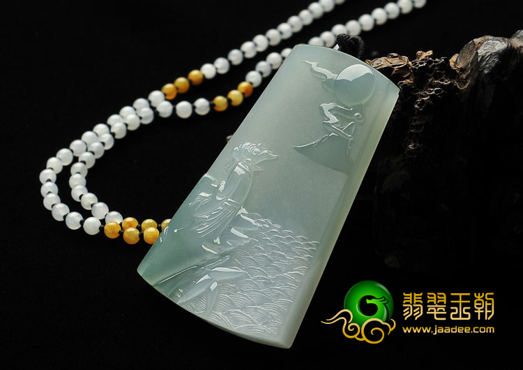 （超值推荐）冰种晴水缅甸翡翠A货望月怀远挂件