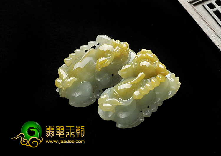 糯冰种晴水褐黄翡缅甸翡翠A货貔貅挂件（一对）