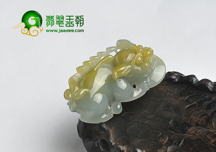 糯冰种晴水褐黄翡缅甸翡翠A货貔貅挂件（一对）