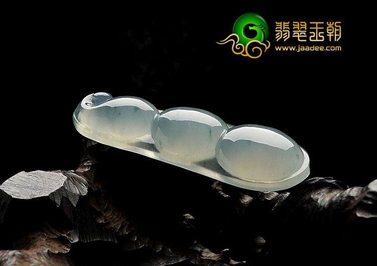 冰种飘花缅甸翡翠A货四季豆挂件