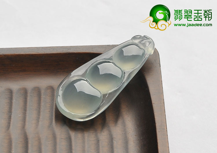 冰玻种晴水缅甸翡翠A货四季豆挂件