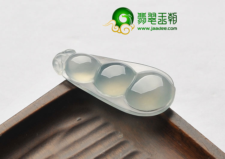 冰玻种晴水缅甸翡翠A货四季豆挂件