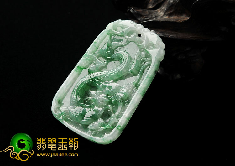 糯冰种飘翠缅甸翡翠A货龙牌挂件