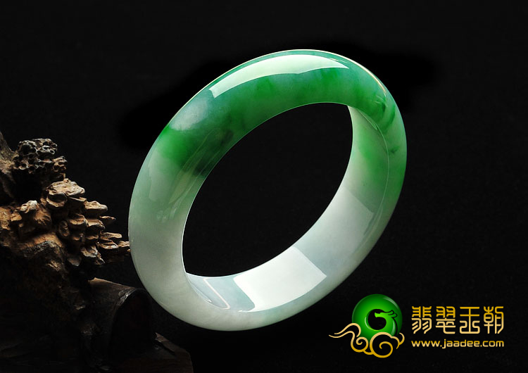 糯冰种阳绿缅甸翡翠A货手镯（57.1mm）
