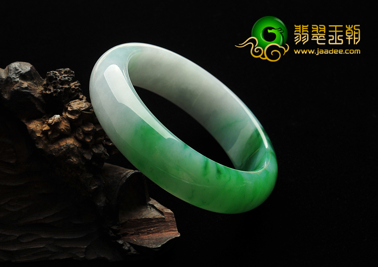 糯冰种阳绿缅甸翡翠A货手镯（57.1mm）