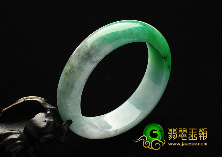 (超值推荐)糯冰种翠色缅甸翡翠A货手镯（55.7mm）