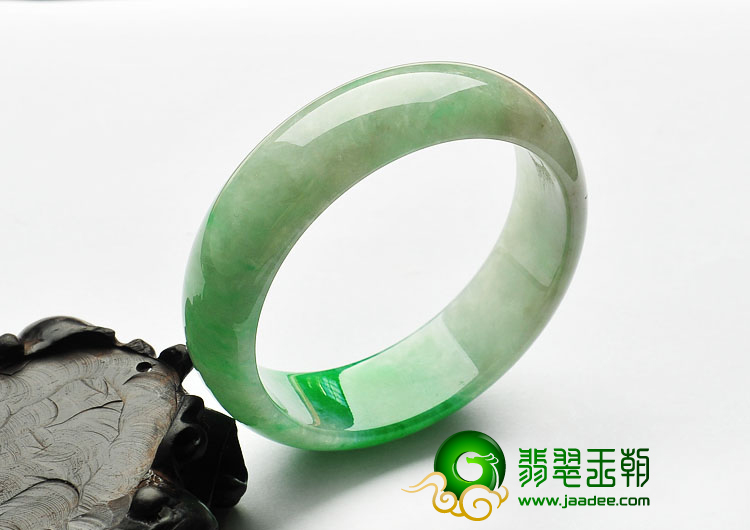 (超值推荐)糯冰种正阳绿缅甸翡翠A货手镯（57.6mm）