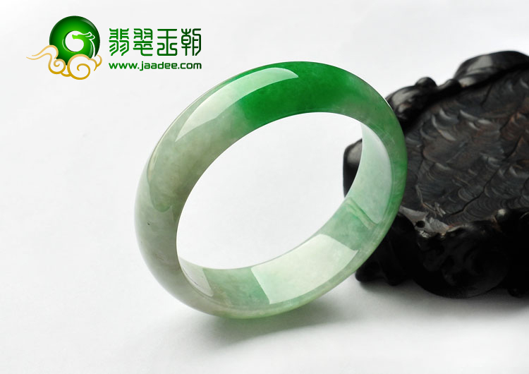 (超值推荐)糯冰种正阳绿缅甸翡翠A货手镯（57.6mm）