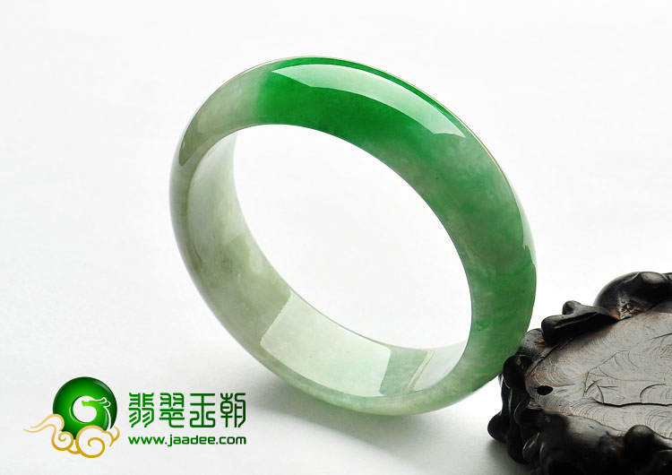 (超值推荐)糯冰种正阳绿缅甸翡翠A货手镯（57.6mm）