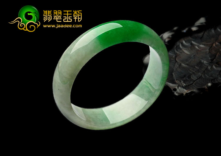 (超值推荐)糯冰种正阳绿缅甸翡翠A货手镯（57.6mm）
