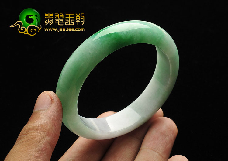 糯冰种春带彩缅甸翡翠A货手镯（53.9mm）