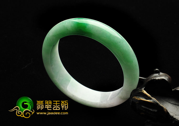 糯冰种春带彩缅甸翡翠A货手镯（53.9mm）