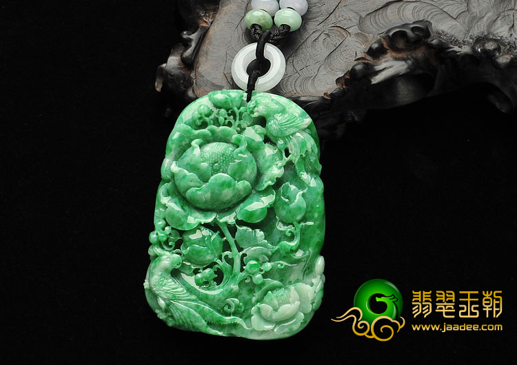 糯冰种翠色缅甸翡翠A货花开富贵挂件