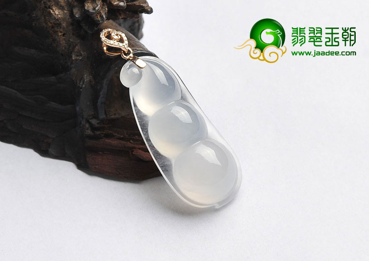 冰种无色缅甸翡翠A货四季豆挂件