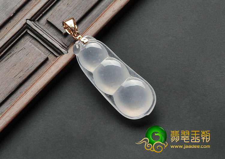 (超值推荐)冰种无色缅甸翡翠A货四季豆挂件