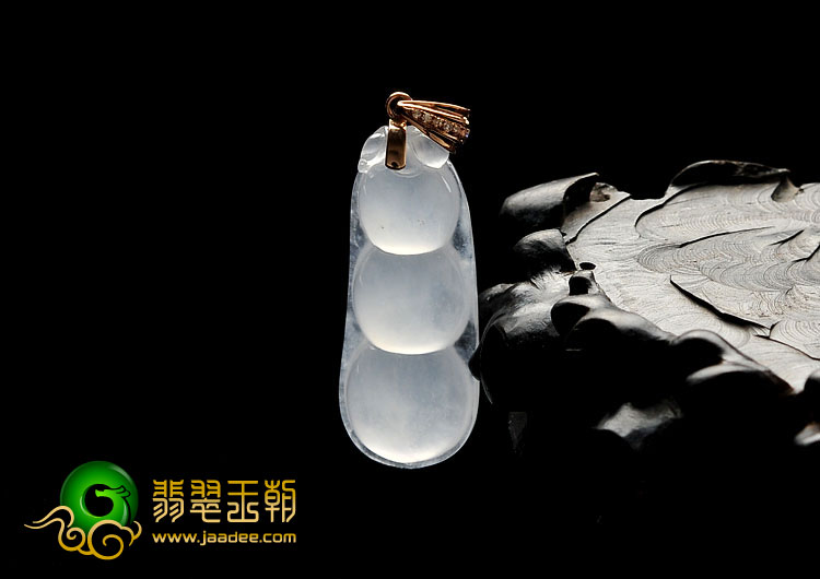 (超值推荐)冰种无色缅甸翡翠A货四季豆挂件