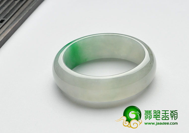 糯冰种阳绿缅甸翡翠A货手镯（53.3mm）